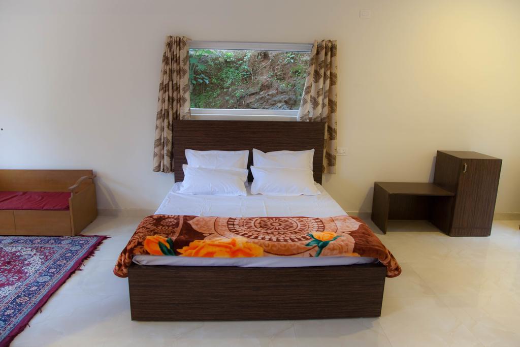 Petra Family Guest House Vālpārai Rum bild