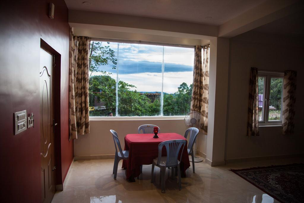 Petra Family Guest House Vālpārai Rum bild